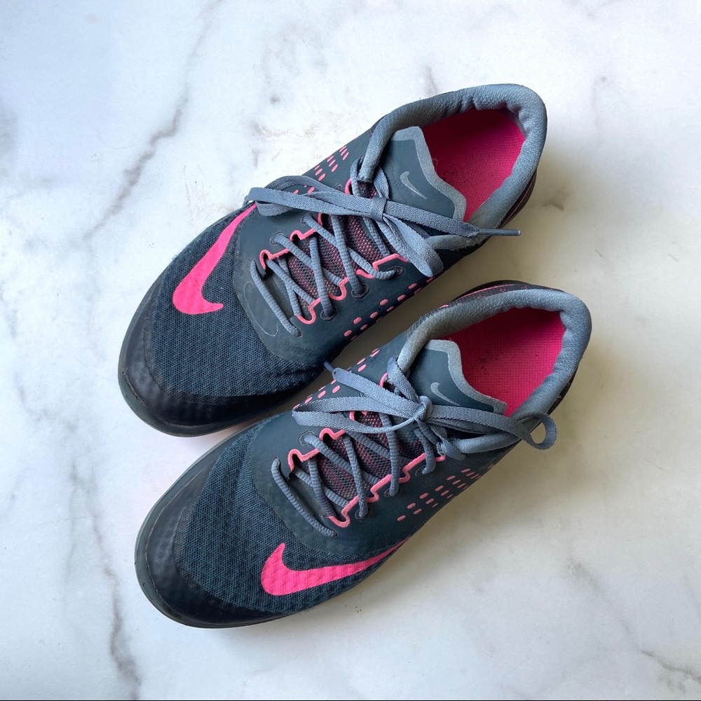 Nike | FS Lite Run 2 Running Shoe | Grey, Pink | 8